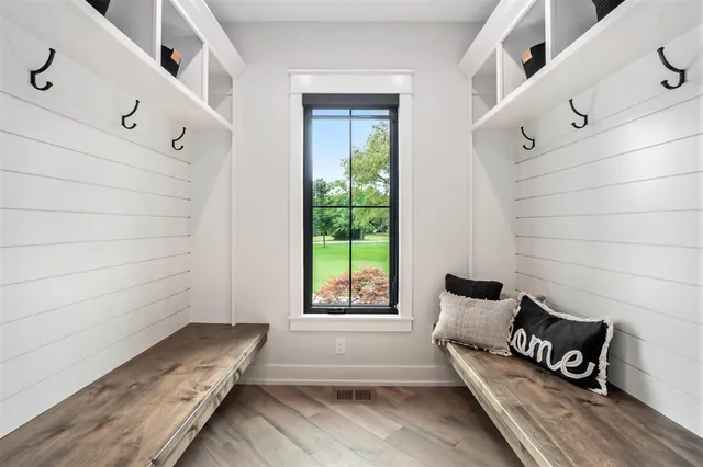 $1,150,000 | 4564 34th Street, Zeeland, MI 49464