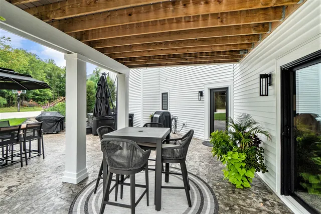 $1,150,000 | 4564 34th Street, Zeeland, MI 49464