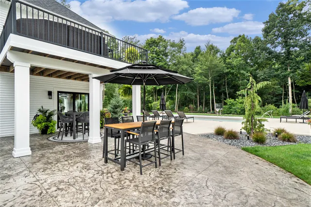 $1,150,000 | 4564 34th Street, Zeeland, MI 49464