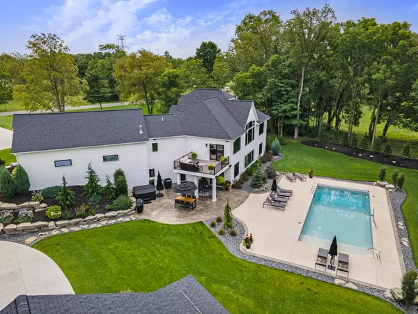 $1,150,000 | 4564 34th Street, Zeeland, MI 49464