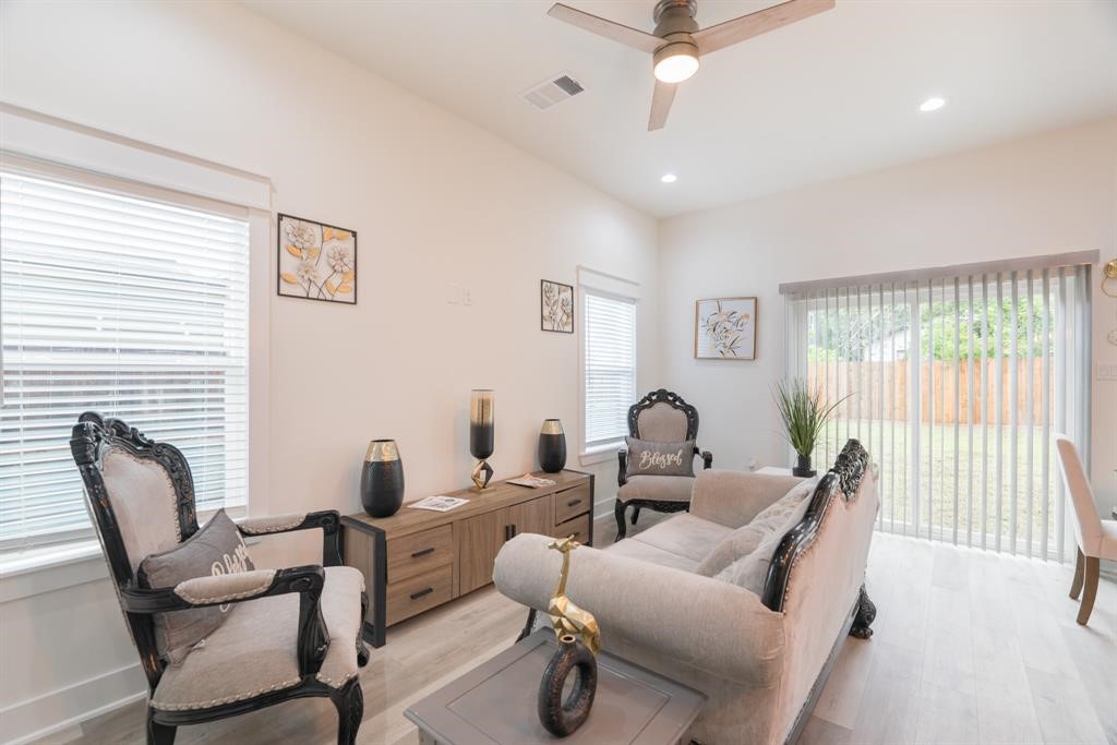 890 Lucky Street, Unit A Houston, TX 77088 - Photo 10 of 48 a living room with furniture