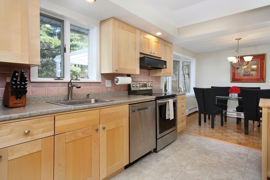 61 Donna Road Framingham, MA 01701 - Photo 4 of 10 Gallery Image 4