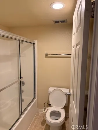 $2,800 | 5545 Canoga Avenue, Unit 116, Woodland Hills, CA 91367