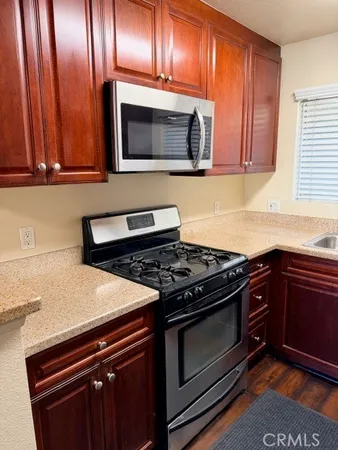 $2,800 | 5545 Canoga Avenue, Unit 116, Woodland Hills, CA 91367
