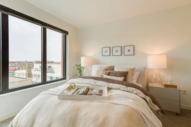 $2,373 | 270 Hennepin Avenue, Unit 1513, Minneapolis, MN 55401