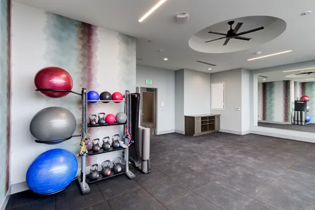 $2,373 | 270 Hennepin Avenue, Unit 1513, Minneapolis, MN 55401