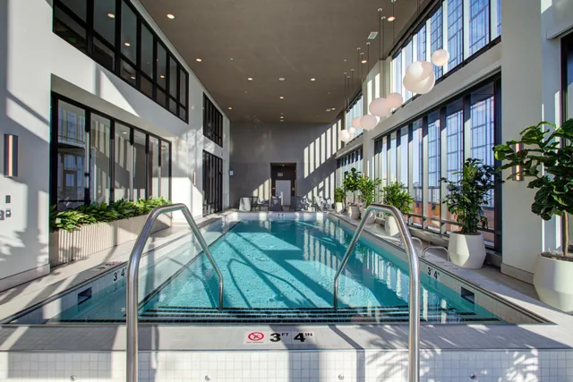 $2,373 | 270 Hennepin Avenue, Unit 1513, Minneapolis, MN 55401