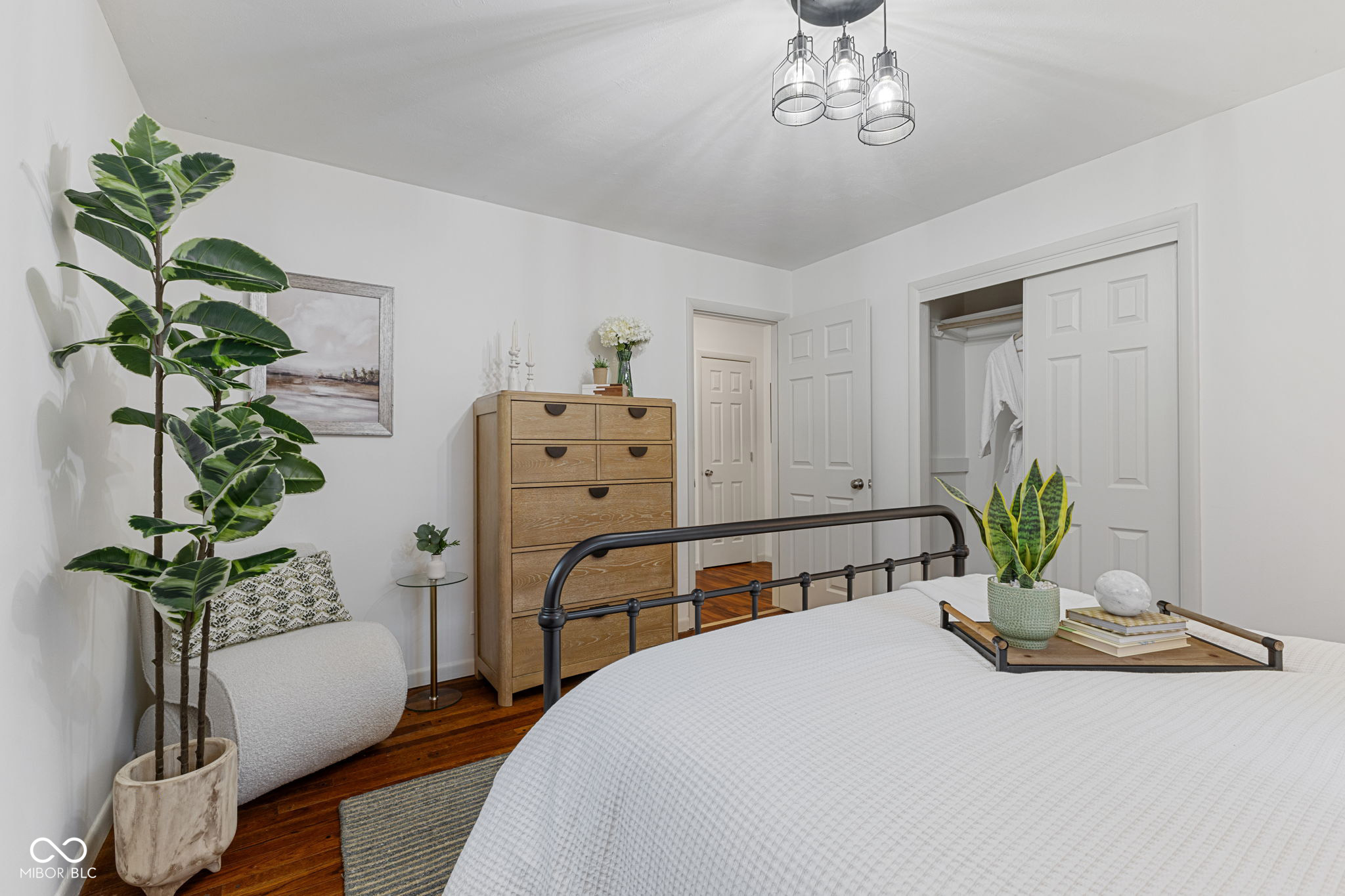 1403 Shawnee Road Indianapolis, IN 46260 - Photo 20 of 33