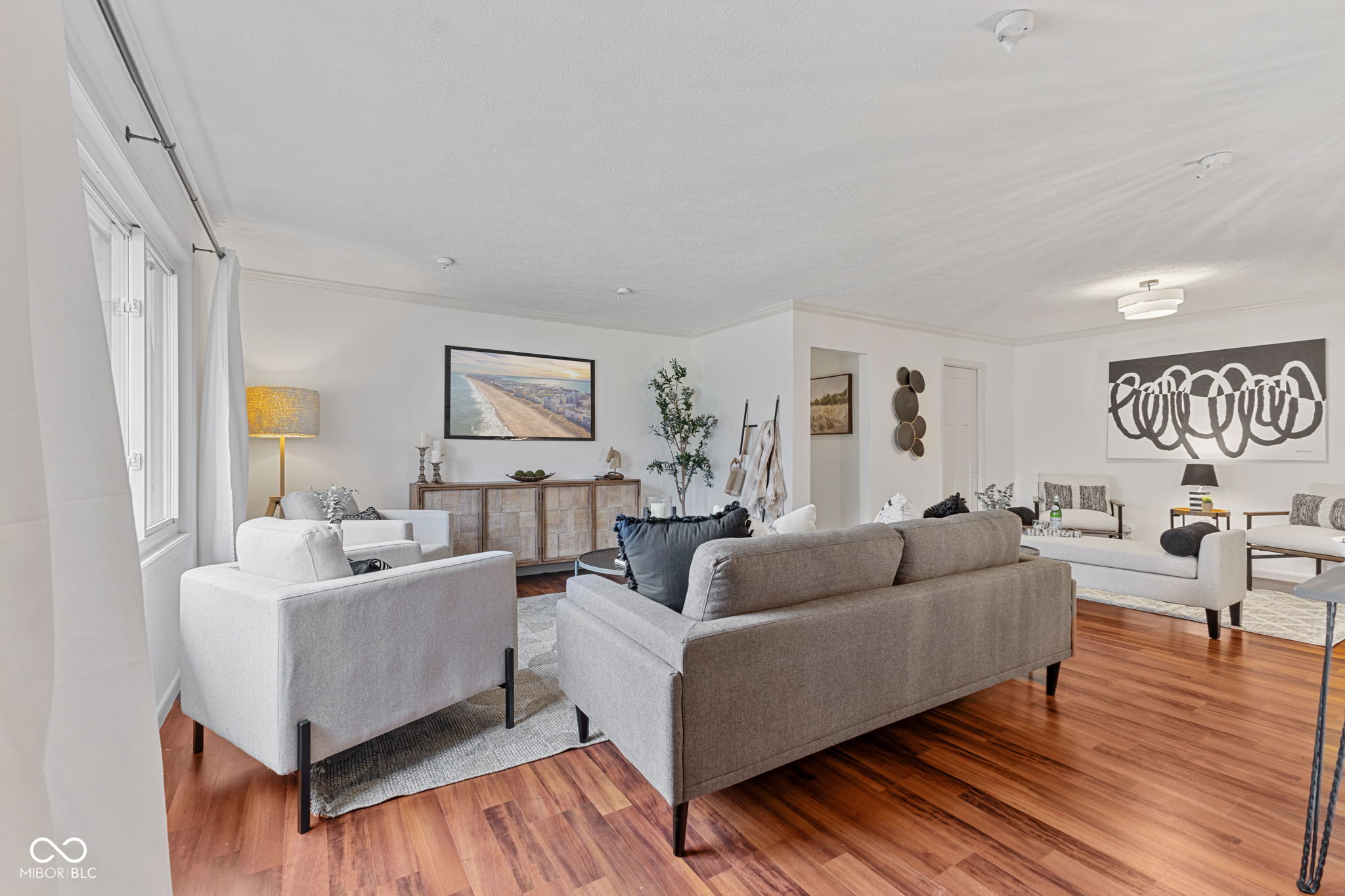 1403 Shawnee Road Indianapolis, IN 46260 - Photo 2 of 33