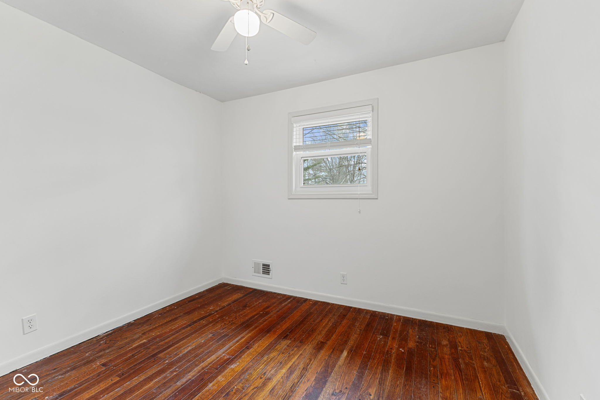 1403 Shawnee Road Indianapolis, IN 46260 - Photo 25 of 33