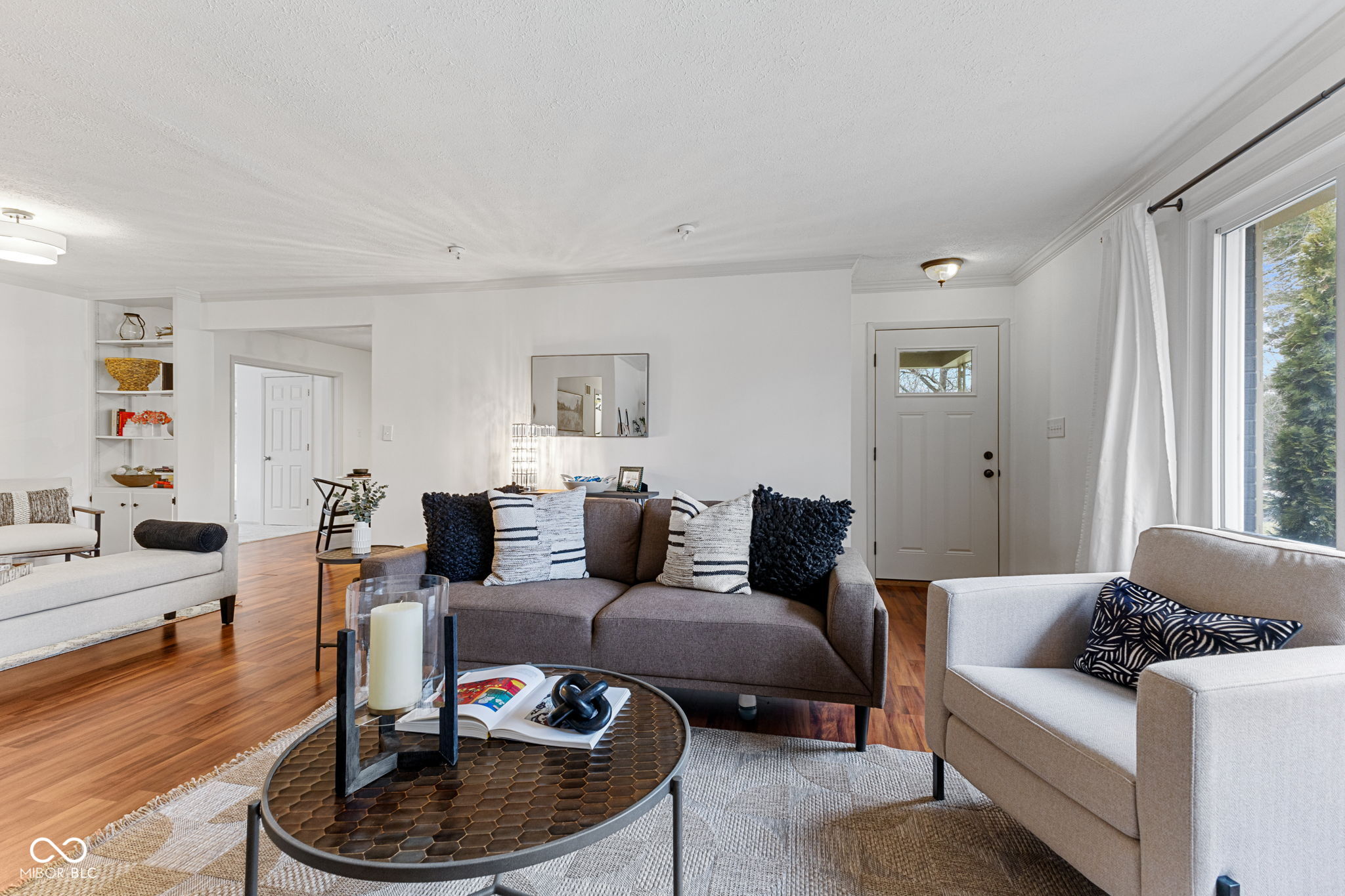 1403 Shawnee Road Indianapolis, IN 46260 - Photo 3 of 33