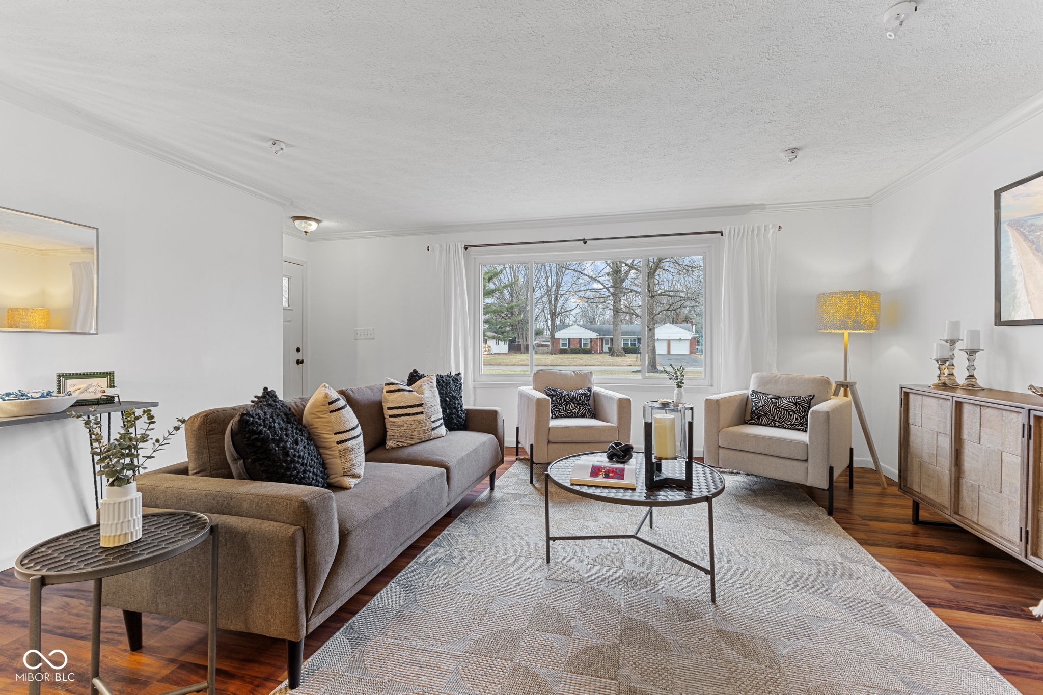 1403 Shawnee Road Indianapolis, IN 46260 - Photo 4 of 33