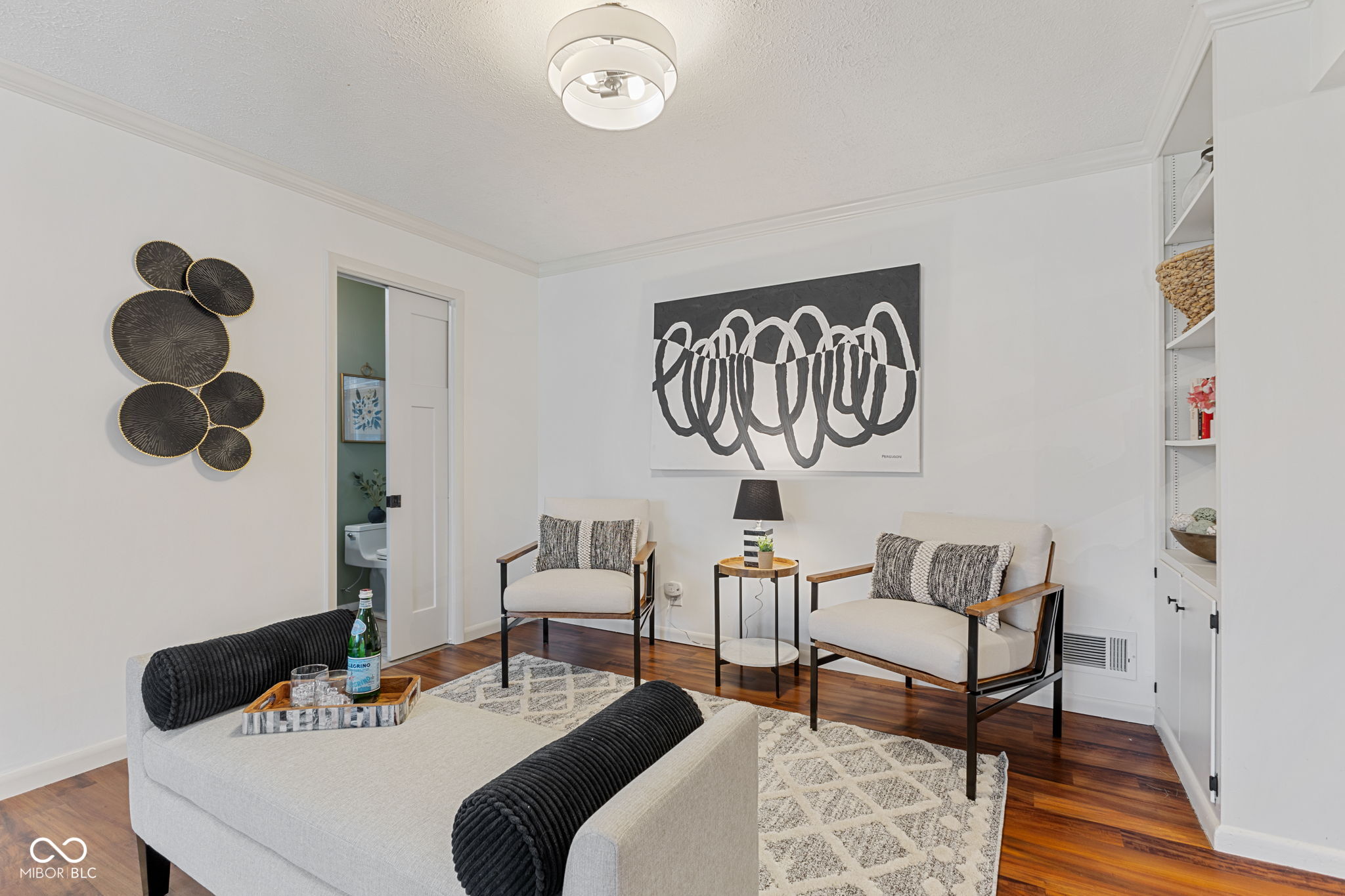 1403 Shawnee Road Indianapolis, IN 46260 - Photo 5 of 33