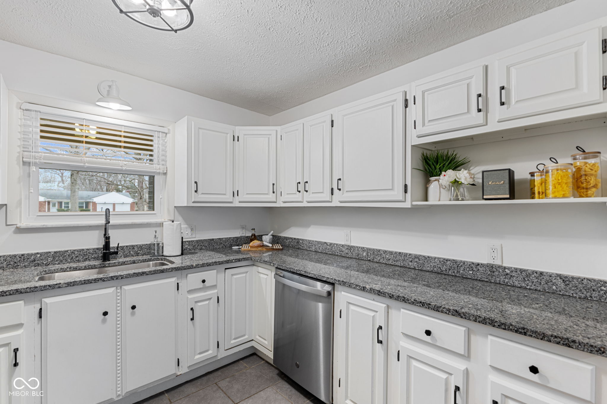 1403 Shawnee Road Indianapolis, IN 46260 - Photo 8 of 33