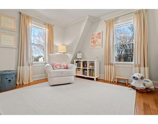 41 Pilgrim Road Marblehead, MA 01945 - Photo 18 of 30 a living room with furniture and a window