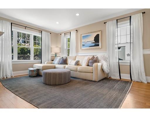 41 Pilgrim Road Marblehead, MA 01945 - Photo 10 of 30 a living room with furniture and a window