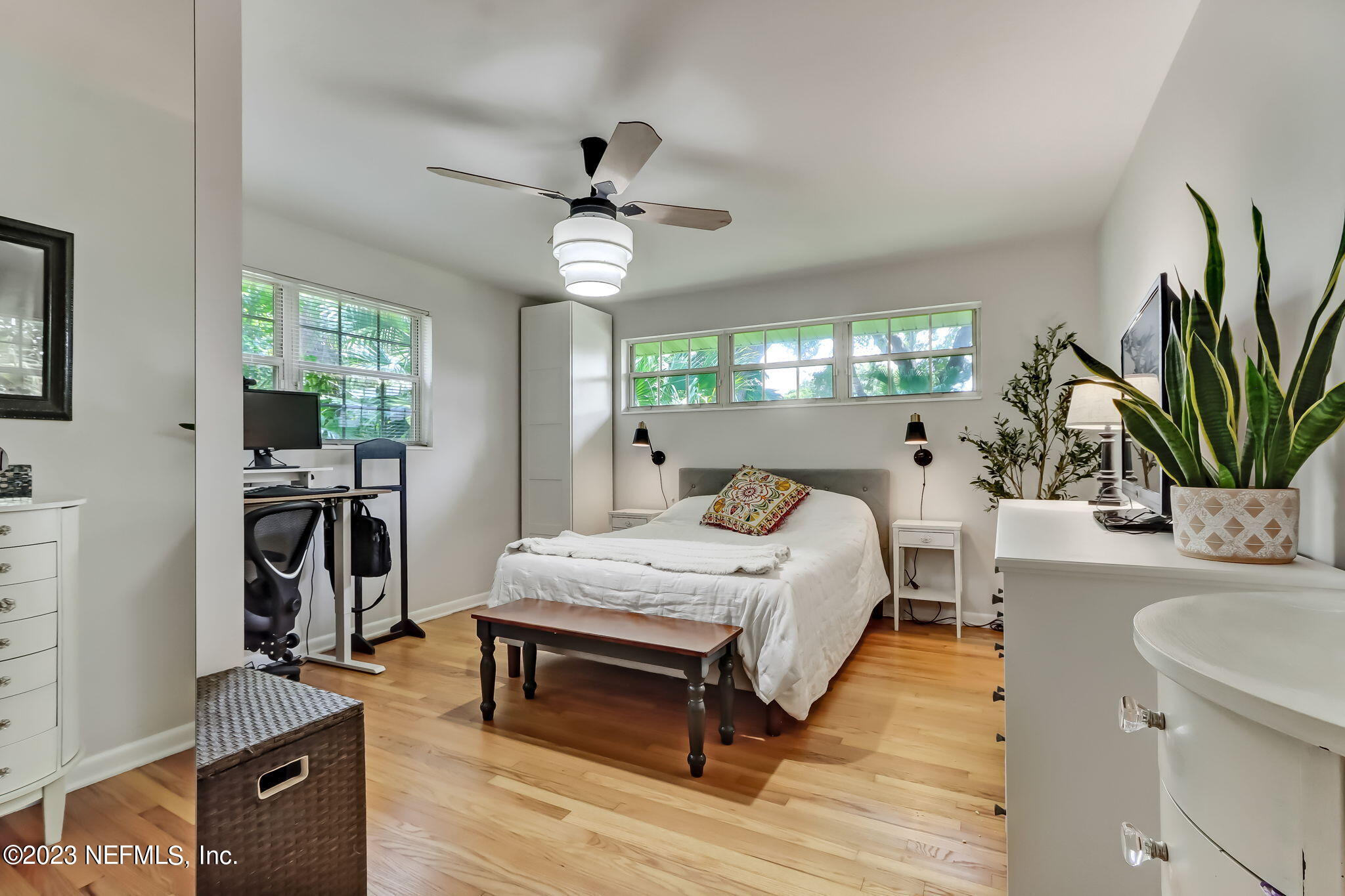 6849 Estrada Road Jacksonville, FL 32217 - Photo 16 of 47 31-web-or-mls-LR_6849_Estrada_Rd_AA-31