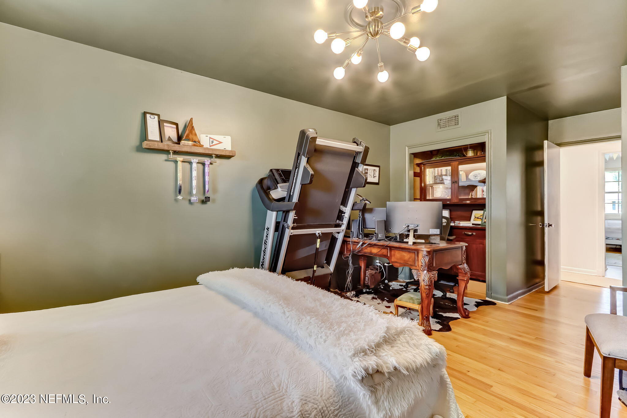6849 Estrada Road Jacksonville, FL 32217 - Photo 29 of 47 46-web-or-mls-LR_6849_Estrada_Rd_AA-46