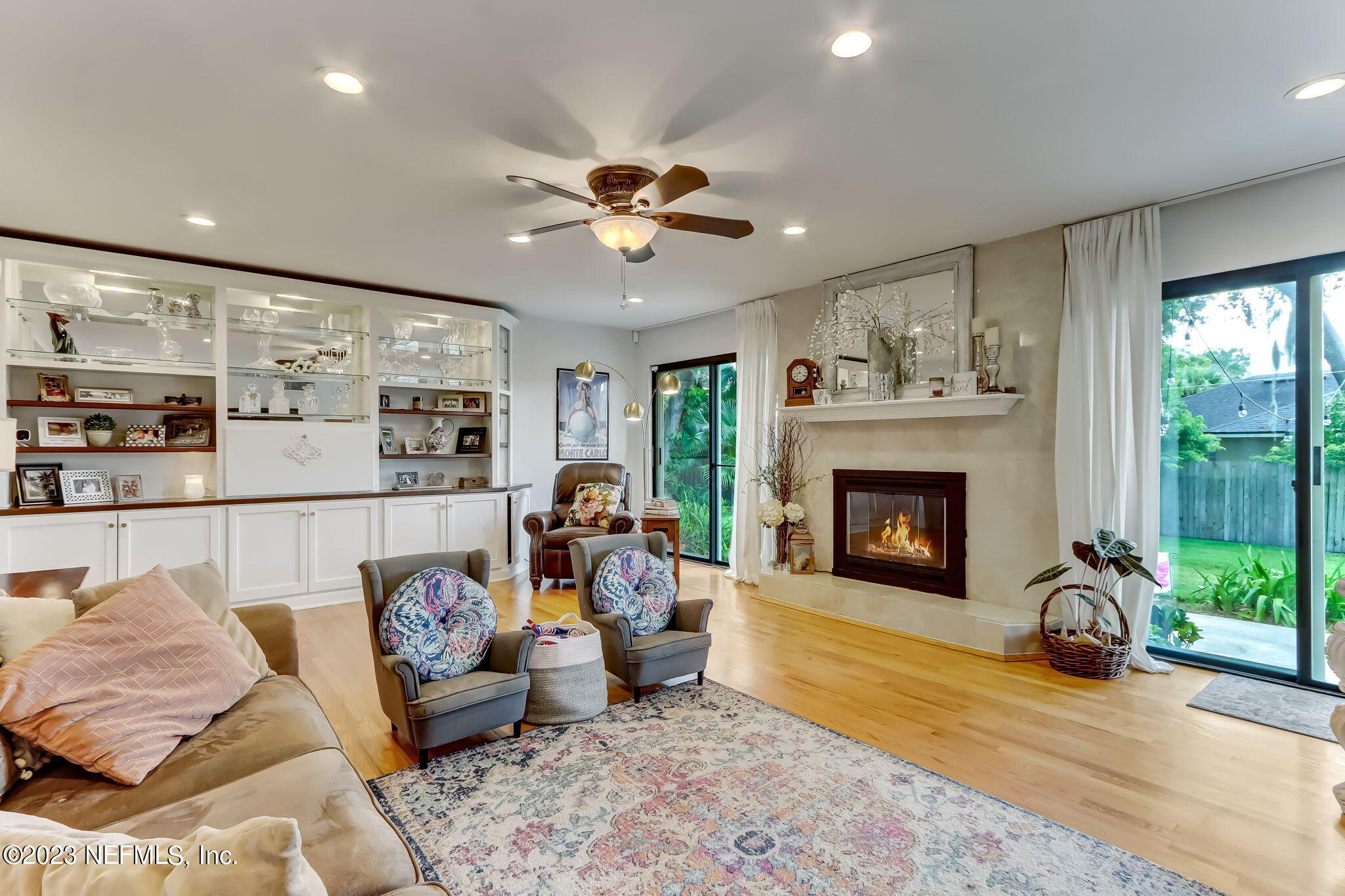 6849 Estrada Road Jacksonville, FL 32217 - Photo 3 of 47 18-web-or-mls-LR_6849_Estrada_Rd_AA-18