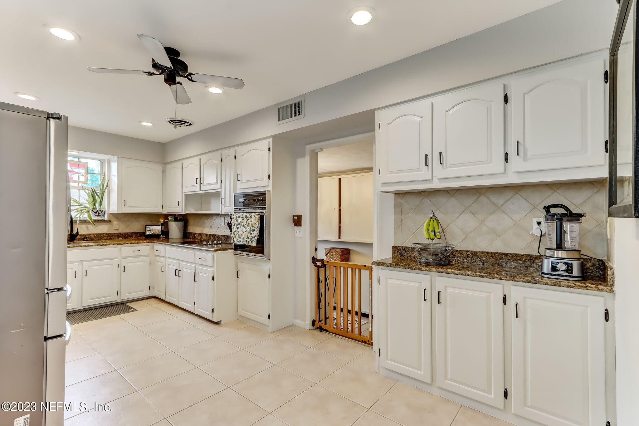 6849 Estrada Road Jacksonville, FL 32217 - Photo 10 of 47 21-web-or-mls-LR_6849_Estrada_Rd_AA-21