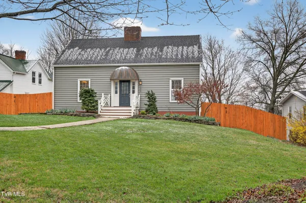 $435,000 | 122 Stonewall Heights Northeast, Abingdon, VA 24210