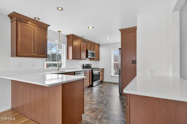 $444,000 | 122 Stonewall Heights Northeast, Abingdon, VA 24210