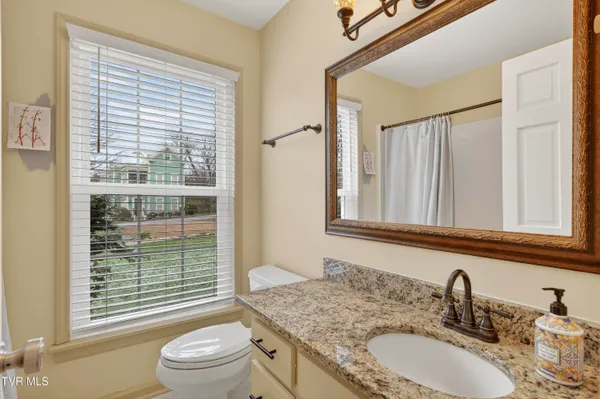 $444,000 | 122 Stonewall Heights Northeast, Abingdon, VA 24210