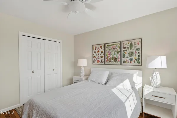 $425,000 | 122 Stonewall Heights Northeast, Abingdon, VA 24210
