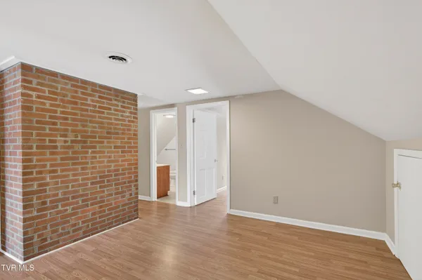 $425,000 | 122 Stonewall Heights Northeast, Abingdon, VA 24210