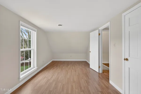 $425,000 | 122 Stonewall Heights Northeast, Abingdon, VA 24210