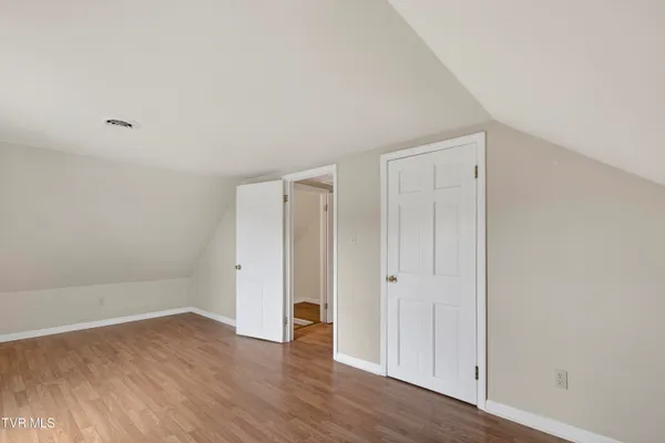 $425,000 | 122 Stonewall Heights Northeast, Abingdon, VA 24210