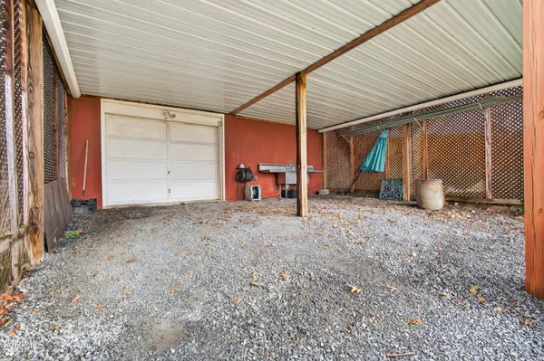 $444,000 | 122 Stonewall Heights Northeast, Abingdon, VA 24210