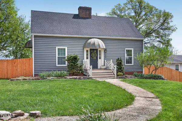 $425,000 | 122 Stonewall Heights Northeast, Abingdon, VA 24210