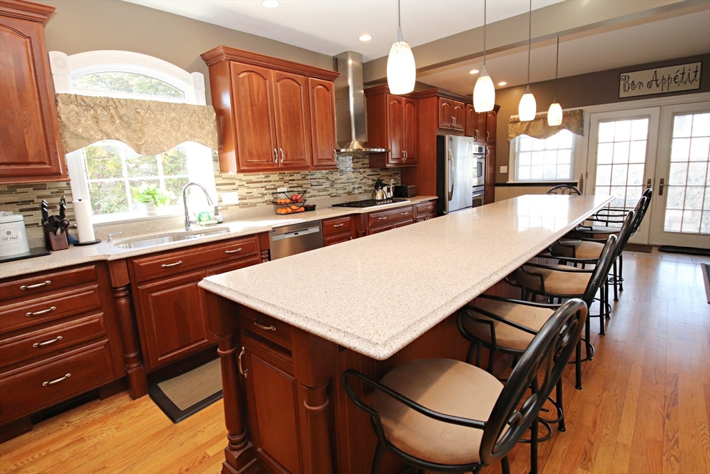 43 Taylor Street Saugus, MA 01906 - Photo 12 of 42