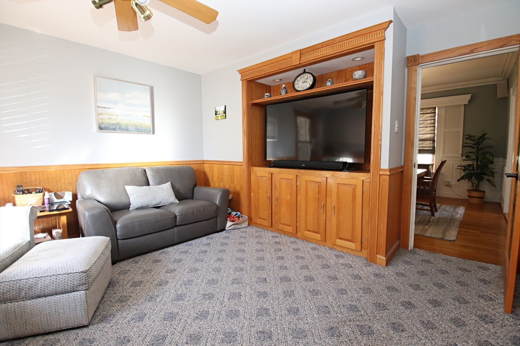 43 Taylor Street Saugus, MA 01906 - Photo 23 of 42