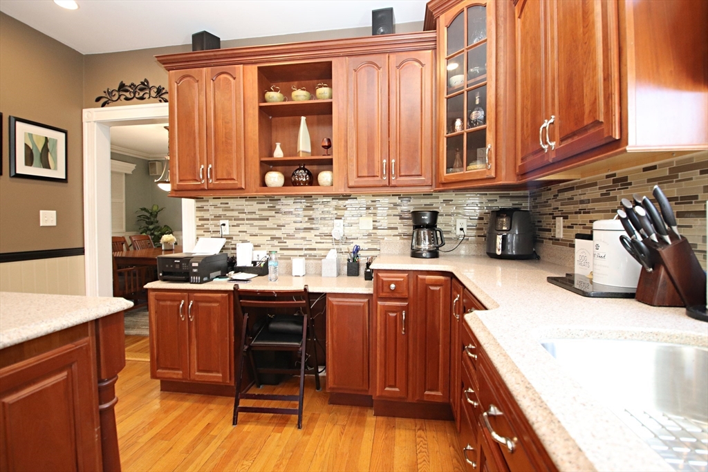 43 Taylor Street Saugus, MA 01906 - Photo 8 of 42