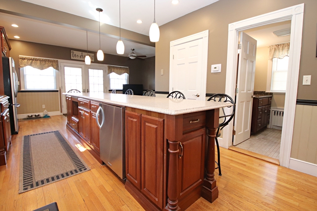 43 Taylor Street Saugus, MA 01906 - Photo 9 of 42