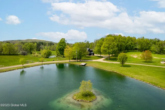 $1,500,000 | 17 Williams Lane, Easton, NY 12834