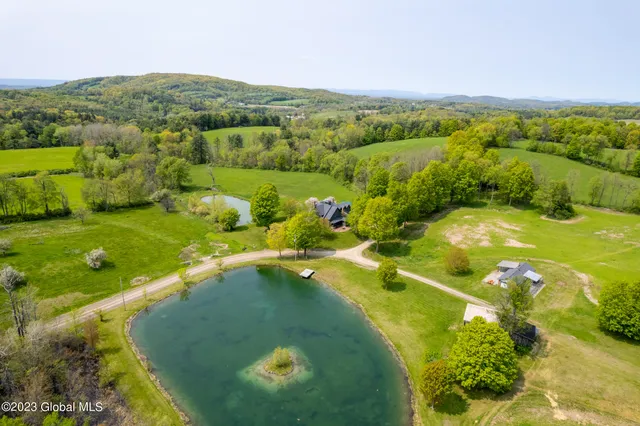 $1,500,000 | 17 Williams Lane, Easton, NY 12834