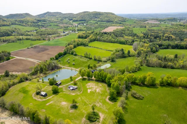 $1,500,000 | 17 Williams Lane, Easton, NY 12834