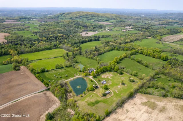 $1,500,000 | 17 Williams Lane, Easton, NY 12834