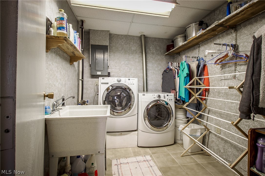 3216 Canton Road Northwest Carrollton, OH 44615 - Photo 13 of 19 LAUNDRY ROOM