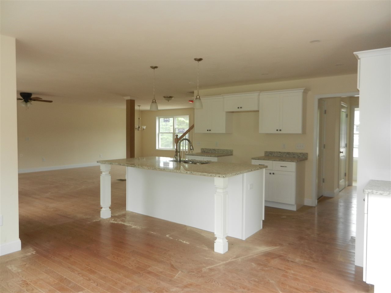 6 Sandybrook Drive, Unit 8 Raymond, NH 03077 - Photo 4 of 17 Gallery Image 4