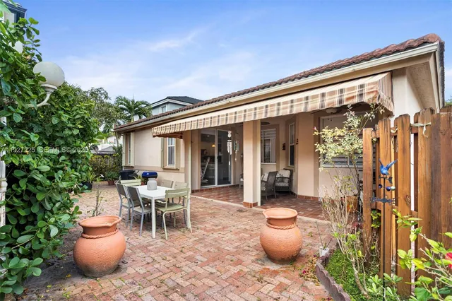 $785,000 | 16368 Southwest 43rd Terrace, Miami, FL 33185