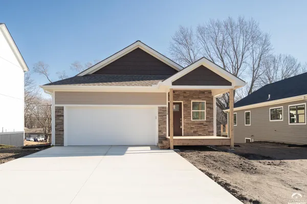 $386,900 | 1228 Walnut Street, Eudora, KS 66025