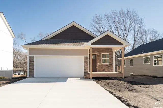 $378,900 | 1228 Walnut Street, Eudora, KS 66025