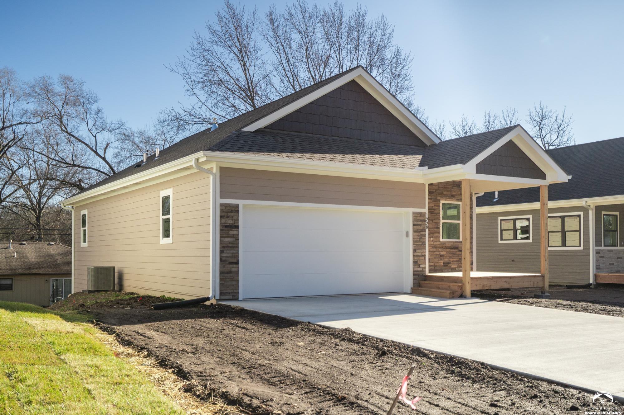1228 Walnut Street Eudora, KS 66025 - Photo 2 of 34