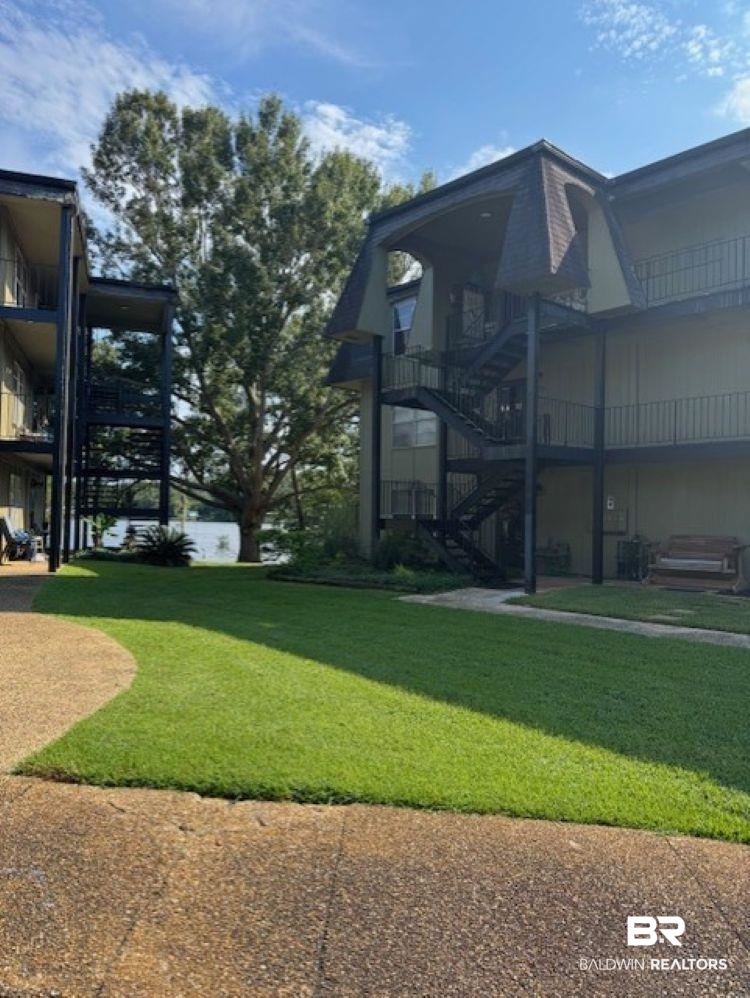 301 Riverbend Drive, Unit 301 Mobile, AL 36605 - Photo 2 of 18