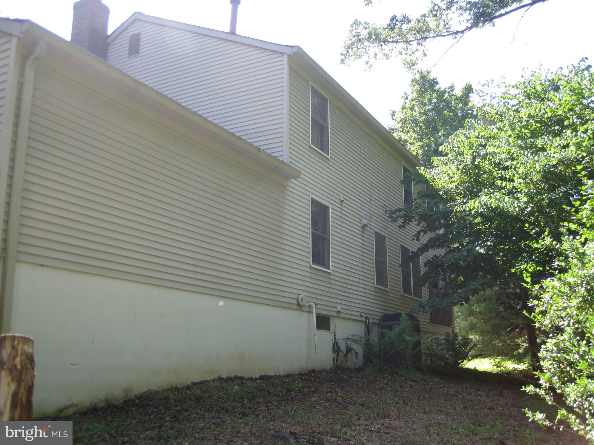 2413 Myrtle Lane Reston, VA 20191 - Photo 2 of 4 2160 SF 4 BDR/2.5 BATHS ON QUIET STREET
