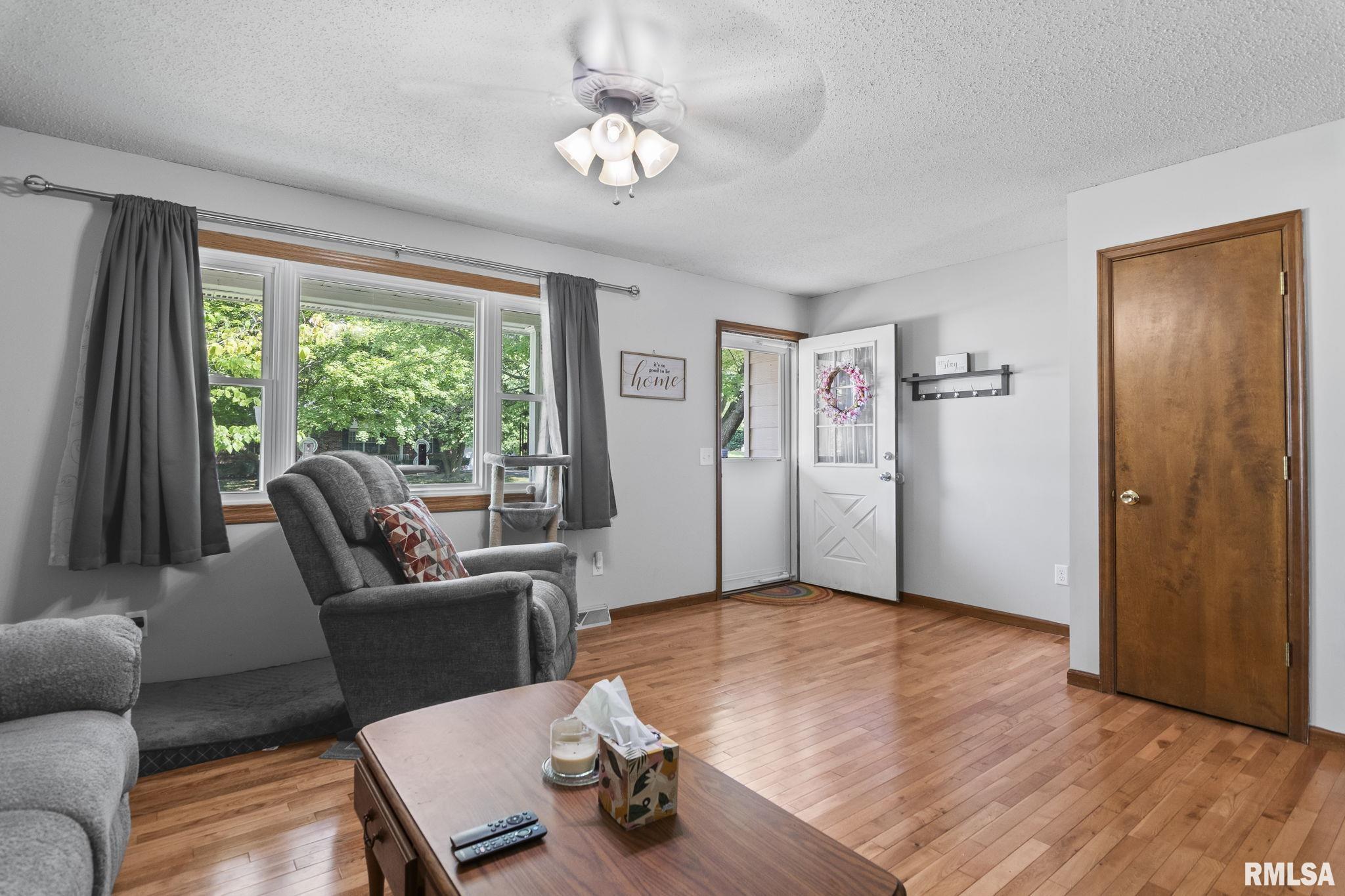 35 Roundtable Road Springfield, IL 62704 - Photo 4 of 22